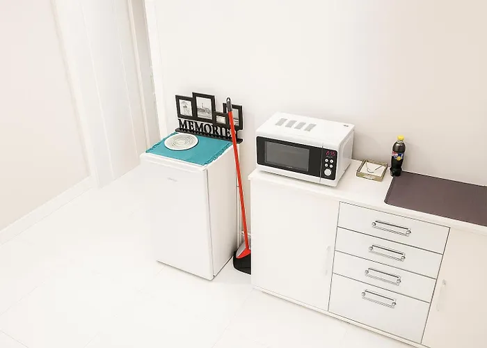 Scandinavian In Center *