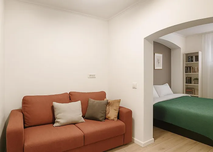 Scandinavian In Center *