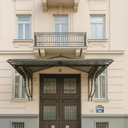 Scandinavian In Center Apartment *